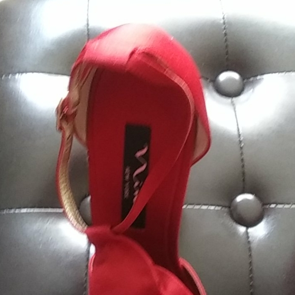 *Recent Price Drop* Nina Women's Elga Platform Peep-Toe - Picture 6 of 9